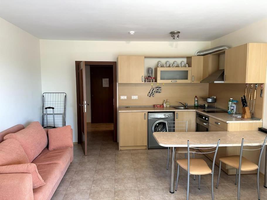 Spacious Fully Furnished Studio In Kavarna Apart Hotel Esterno foto