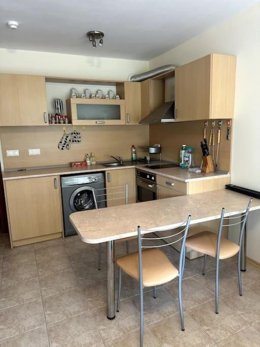 Spacious Fully Furnished Studio In Kavarna Apart Hotel Esterno foto