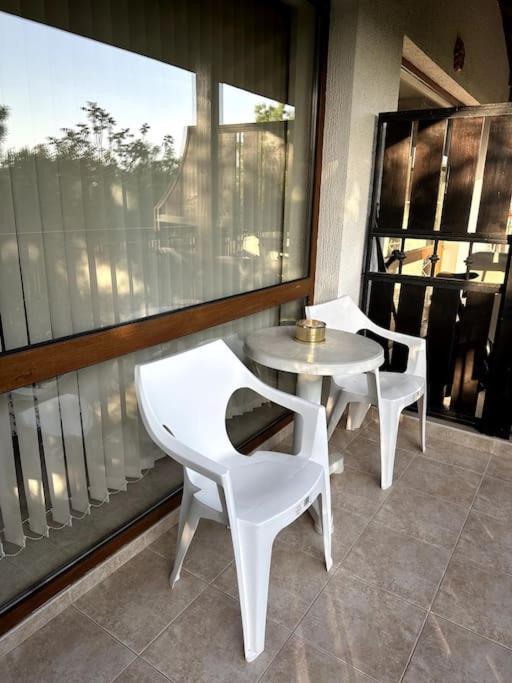Spacious Fully Furnished Studio In Kavarna Apart Hotel Esterno foto