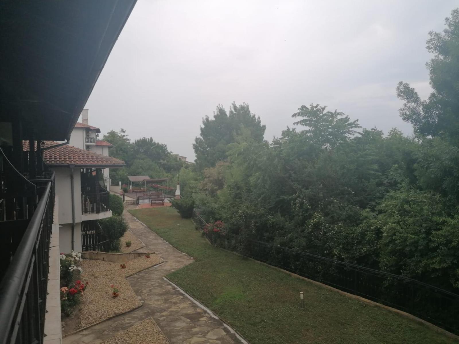 Spacious Fully Furnished Studio In Kavarna Apart Hotel Esterno foto